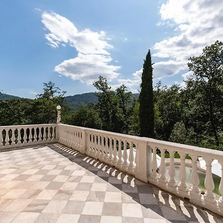 Villa Serravalle *
