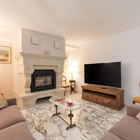 Villa Serravalle וילה *