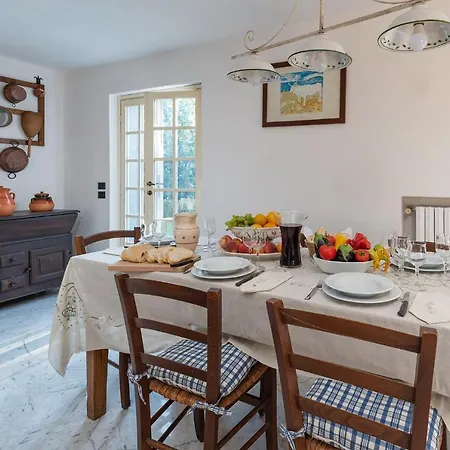 Villa Serravalle וילה *