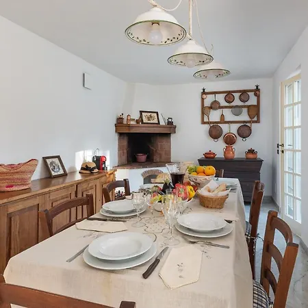 וילה Villa Serravalle