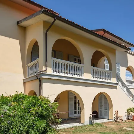 Villa Serravalle *